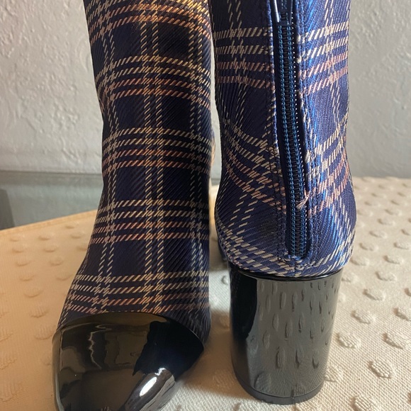 1901 Whitaker Blue Plaid Bootie with Patent Toe and Heel - Picture 4 of 16